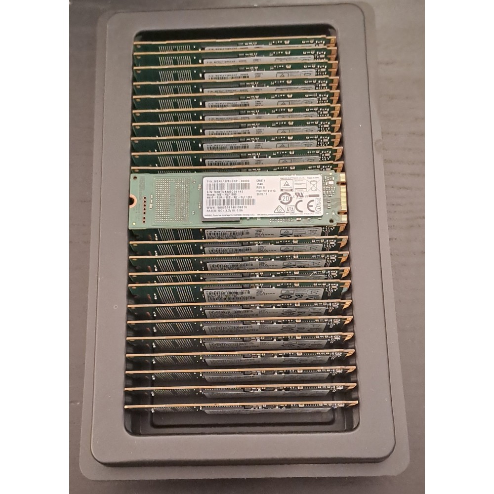 Partij 25 x Samsung 128GB MZ-NLF1280 CM871 M.2 2280 SSD